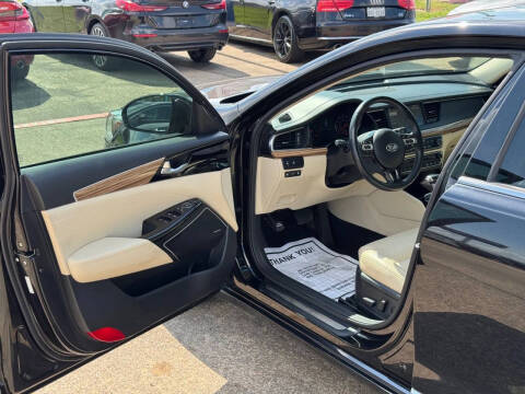 2017 Kia Cadenza Premium