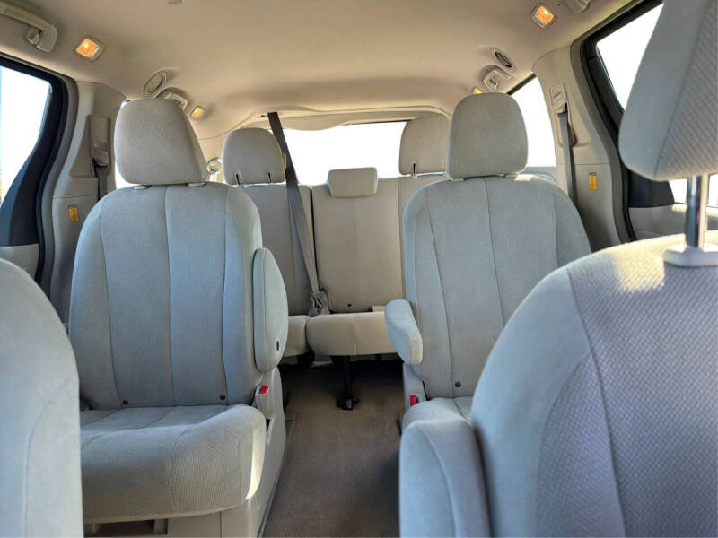 2012 Toyota Sienna