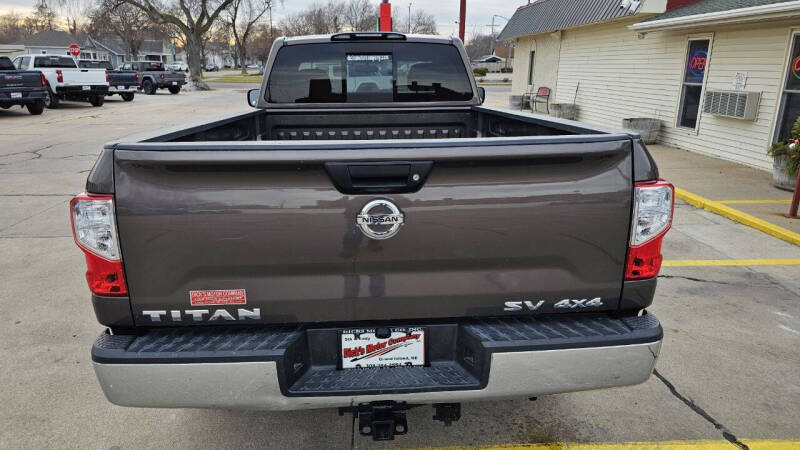 2017 Nissan Titan SV