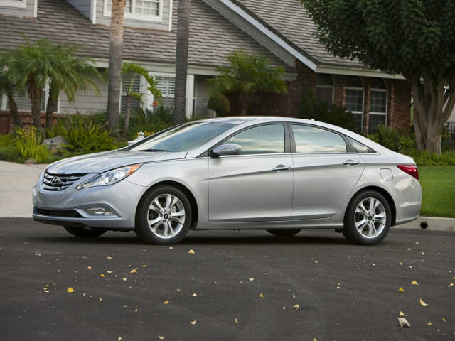 2013 Hyundai SONATA for sale at Axio Auto Boise in Boise, ID