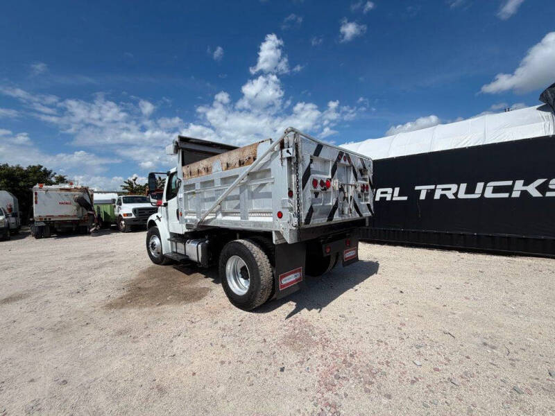 2013 Freightliner M2 106