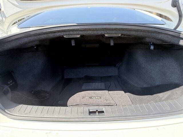 2023 Infiniti Q50 Luxe