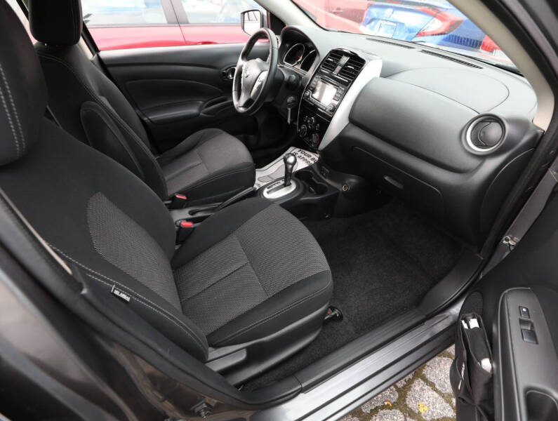 2017 Nissan Versa 1.6 SV