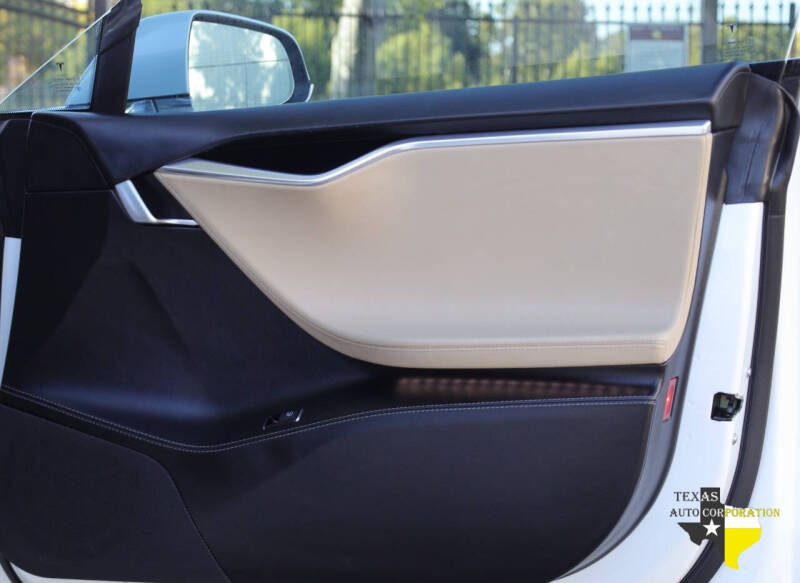 2016 Tesla Model S 90D