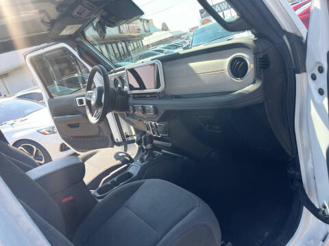 2024 Jeep Wrangler Sahara 4xe