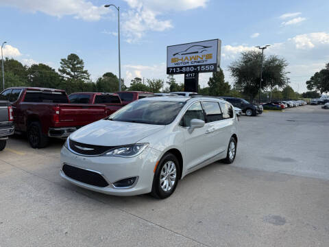 2017 Chrysler Pacifica Touring-L