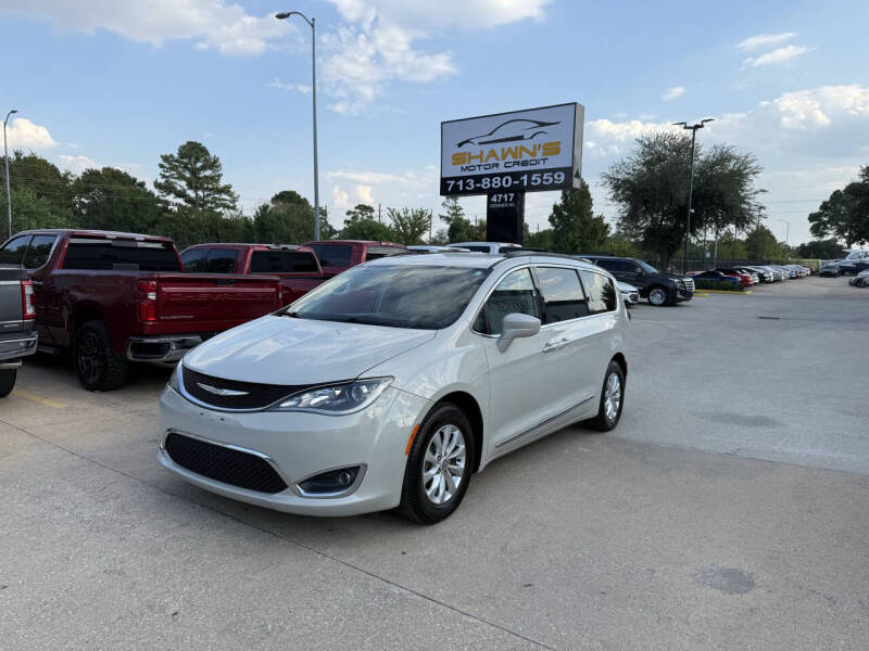 2017 Chrysler Pacifica Touring-L