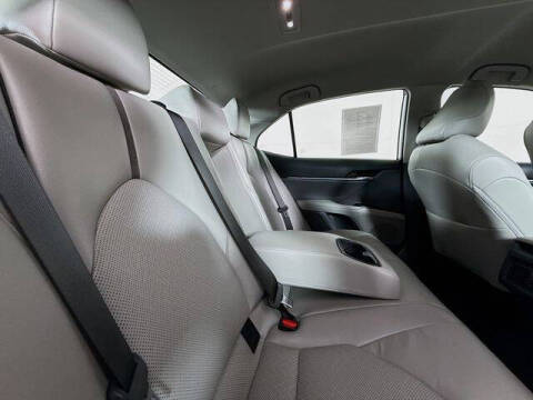 2022 Toyota Camry Hybrid XLE