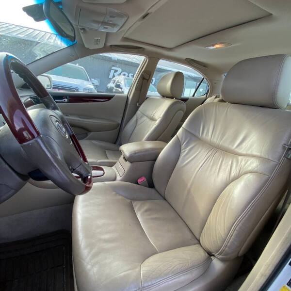 2004 Lexus ES 330