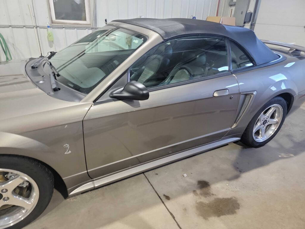 2001 Ford Mustang SVT Cobra 25