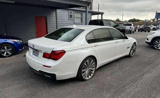 2015 BMW 7 Series 750Li photo 3