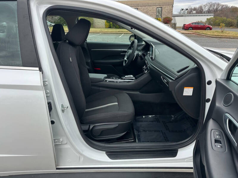 2022 Hyundai Sonata Hybrid Blue