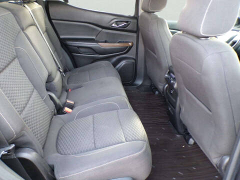 2017 GMC Acadia SLE-2