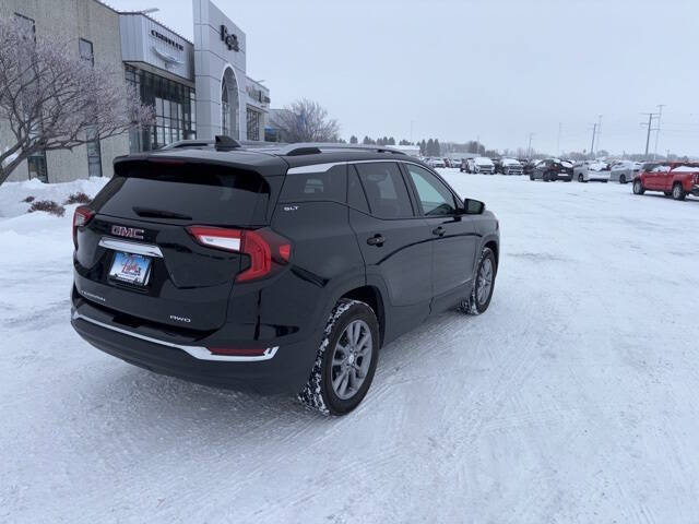 2024 GMC Terrain SLT
