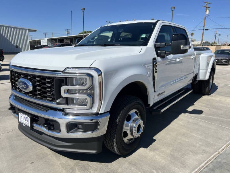 2025 Ford F-350 Super Duty Lariat's photo