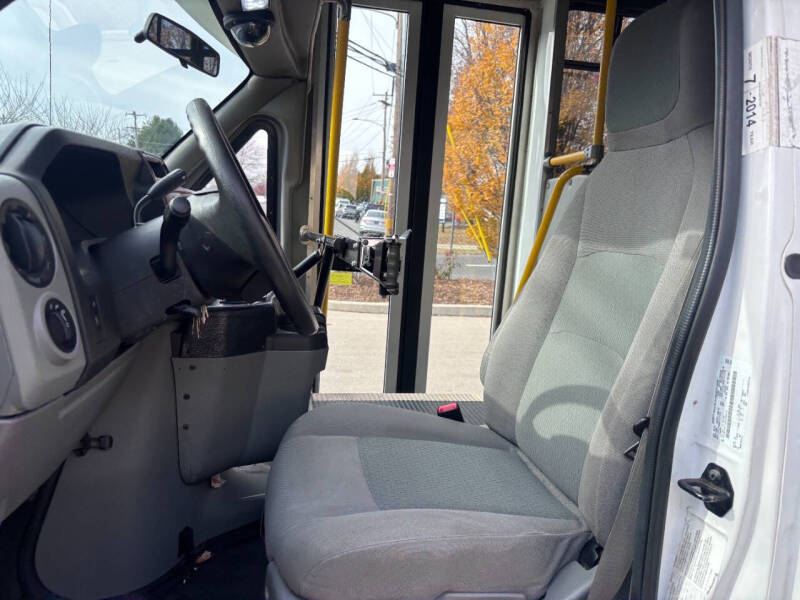 2014 Ford E-Series E-350 SD