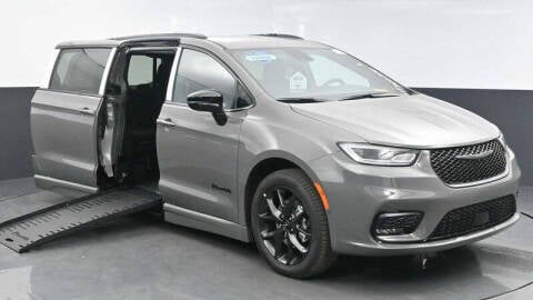 2024 Chrysler Pacifica for sale at A&J Mobility in Valders WI