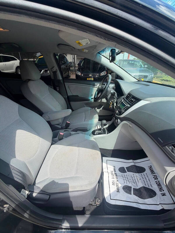 2013 Hyundai Accent GS