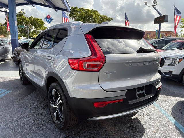 2023 Volvo XC40 B5 Core