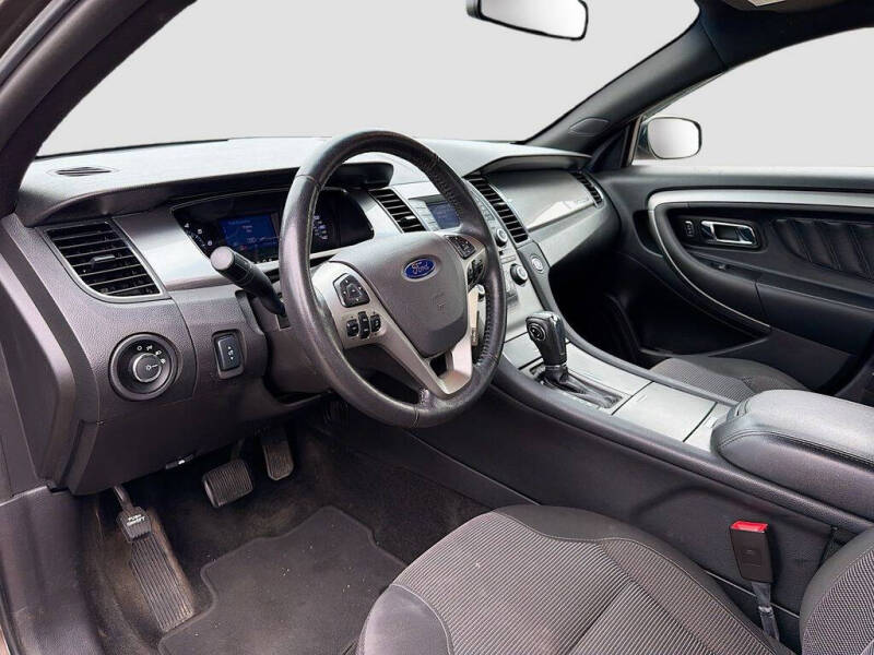 2016 Ford Taurus SEL