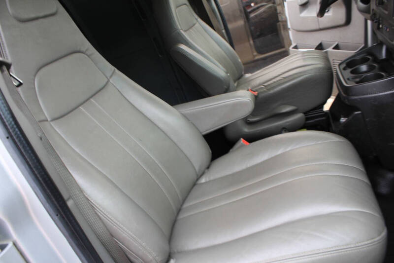 2017 Chevrolet Express 2500