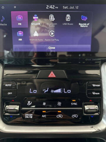 2022 Kia Sorento Hybrid S