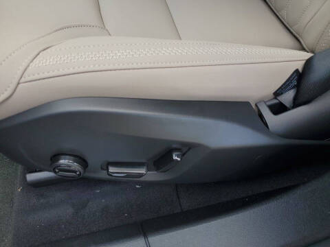 2026 Volvo XC60 T8 Core