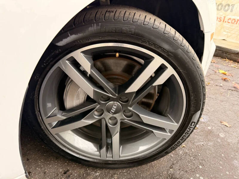 2017 Audi A4 2.0T quattro Premium Plus