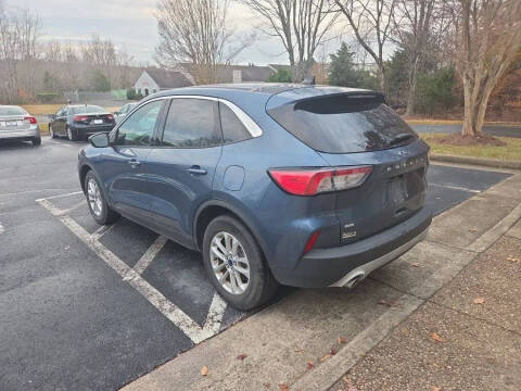 2020 Ford Escape SE