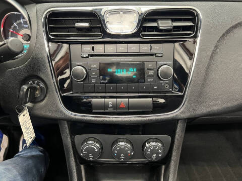 2012 Chrysler 200 Touring