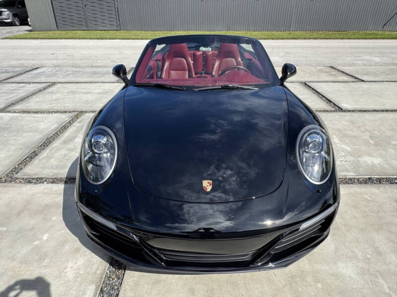 2017 Porsche 911 Carrera 4