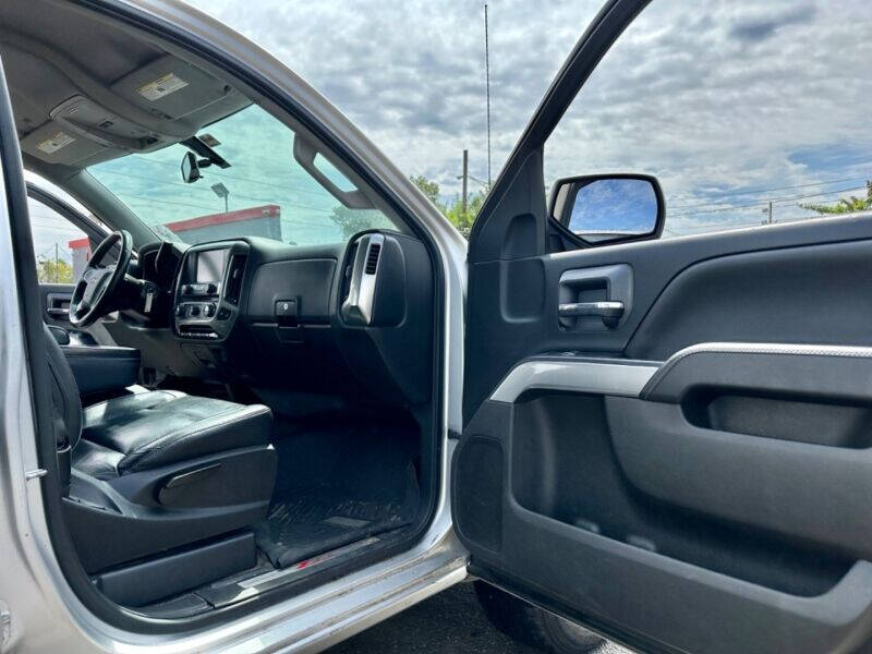 2018 CHEVROLET Silverado Pickup - $30,995
