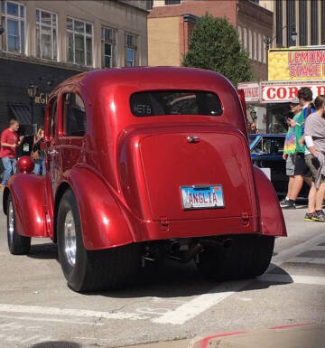1948 Ford Deluxe