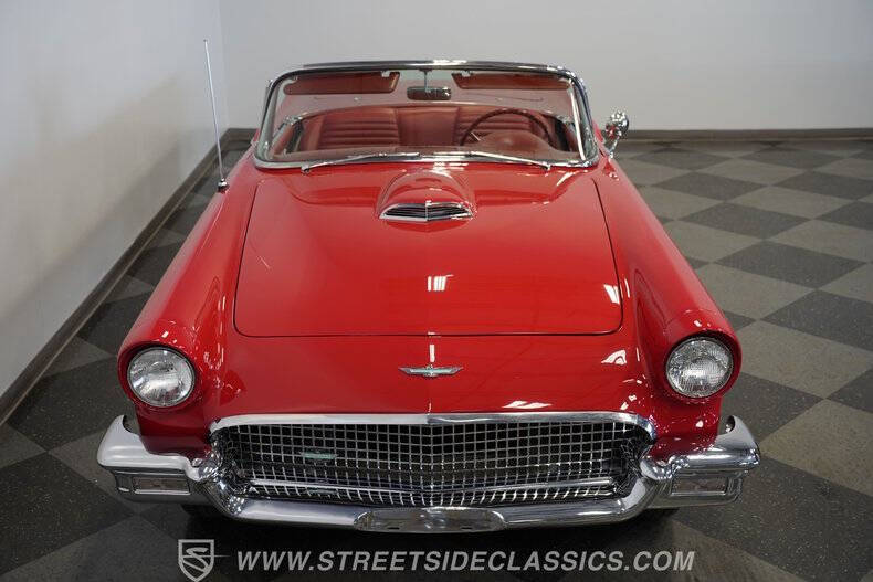 1957 Ford Thunderbird