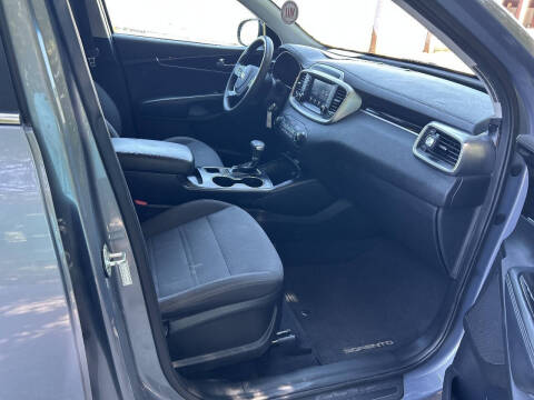 2020 Kia Sorento LX V6