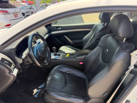 2011 Infiniti G37 Coupe x