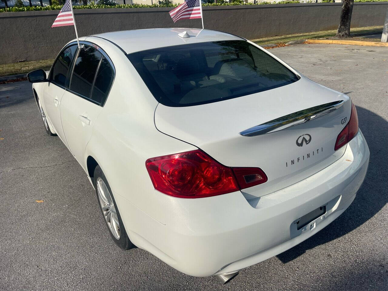 2011 INFINITI G37 Sedan - $7,995