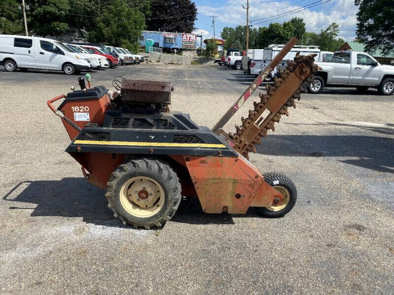 2001 Ditch Witch 1820H