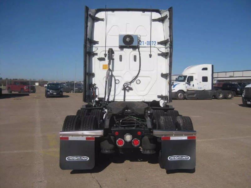 2021 Freightliner Cascadia