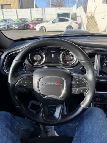 2018 Dodge Challenger 392 HEMI Scat Pack Shaker