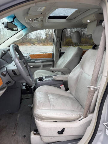 2008 Chrysler Town and Country Limited