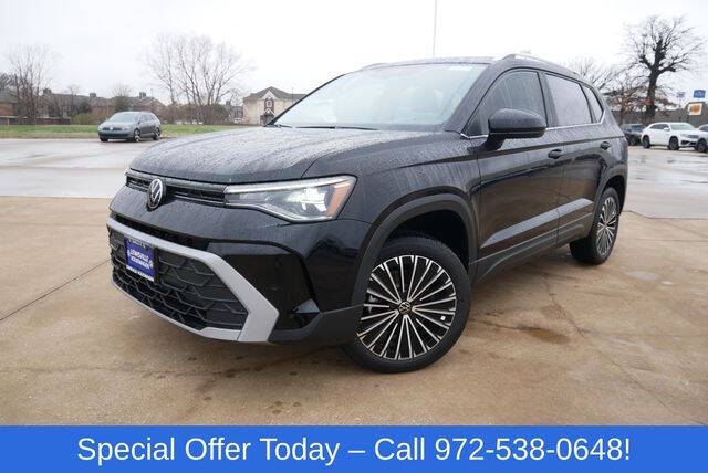 Used 2025 Volkswagen Taos SE with VIN 3VVEC7B21SM016682 for sale in Lewisville, TX