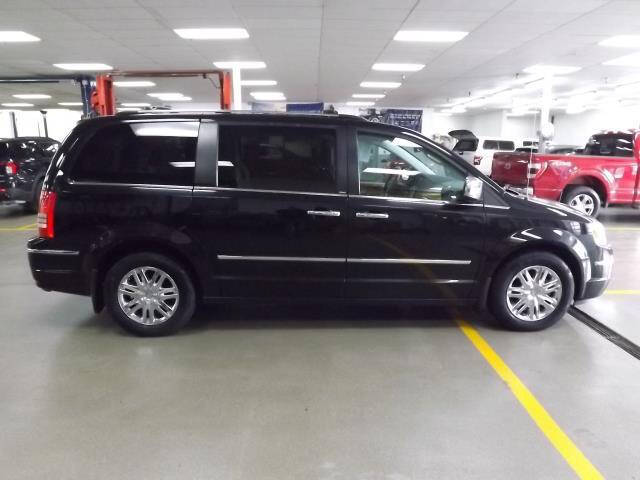 2010 Chrysler Town and Country Limited