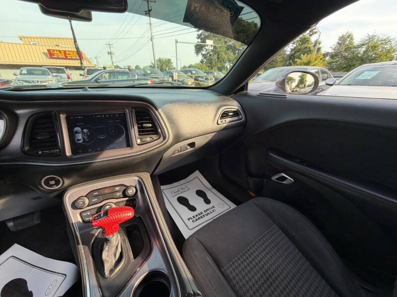 2017 Dodge Challenger SXT