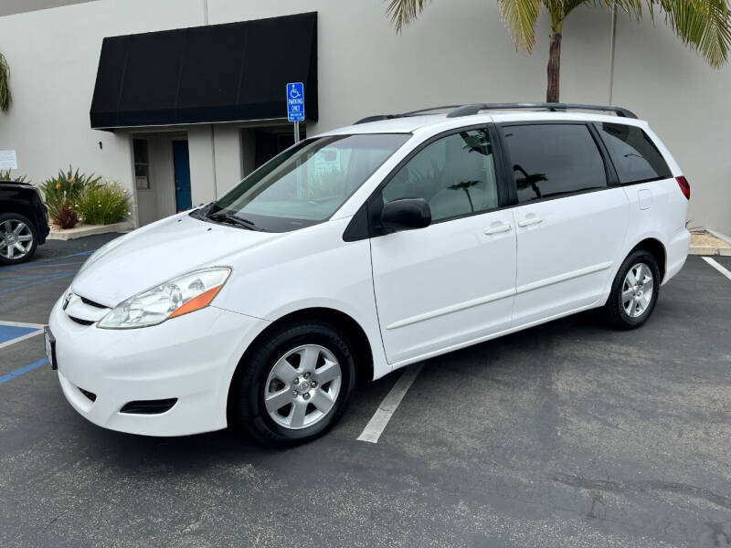 2006 Toyota Sienna for sale at MANGIONE MOTORS ORANGE COUNTY in Costa Mesa CA