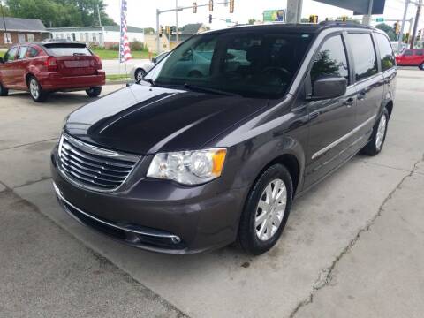 2015 Chrysler Town and Country for sale at SpringField Select Autos in Springfield IL