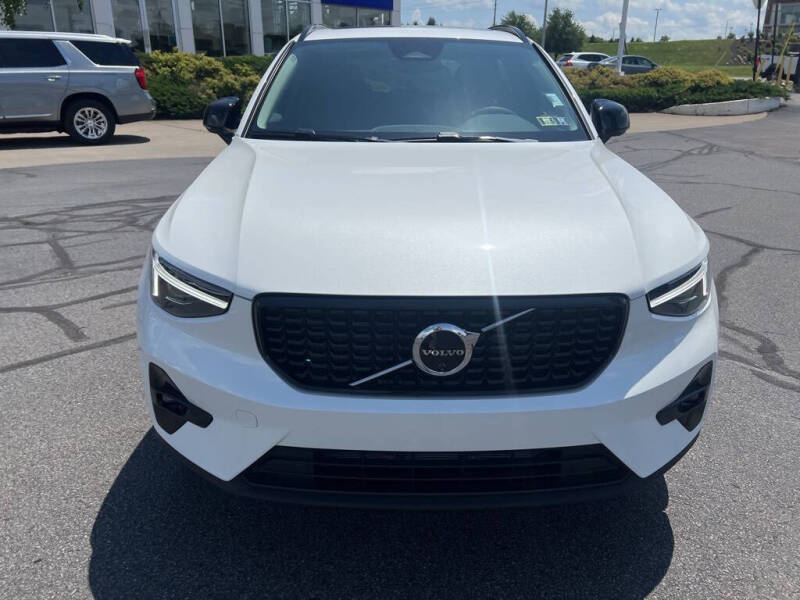 2026 Volvo XC40 B5 Plus