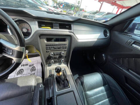 2012 Ford Mustang V6