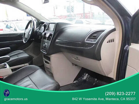 2014 Chrysler Town and Country Touring