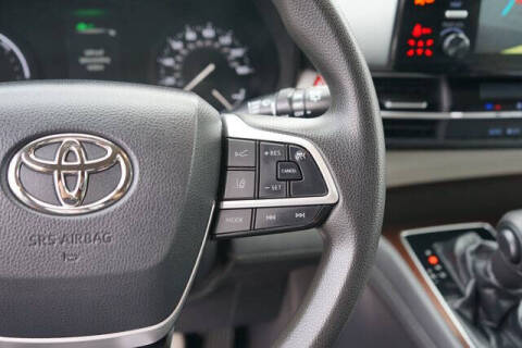 2021 Toyota Sienna LE 8-Passenger